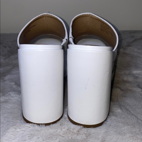 Wild Pair White Platform Mules - Picture 5 of 9